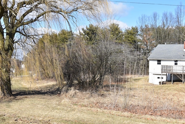 view of yard featuring a garage