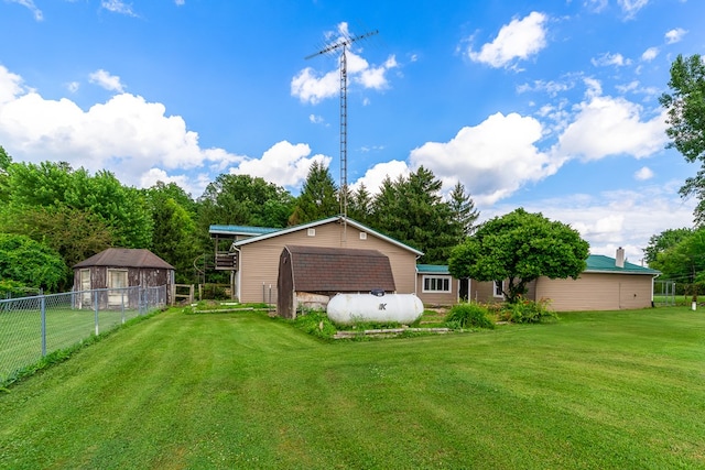 1163 Bowen Rd, Mansfield, OH 44903 - view of yard with an outdoor structure and a pole building