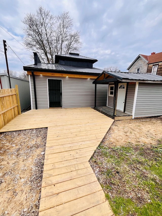 328 Newman St, Mansfield, OH 44902 - wooden deck featuring fence