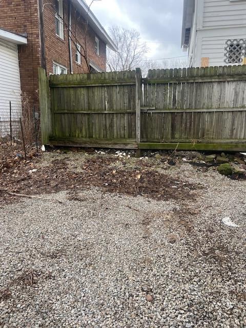 379 S Main St, Mansfield, OH 44902 - view of yard