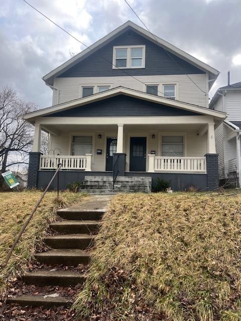 379 S Main St, Mansfield, OH 44902 - view of front of house featuring a porch