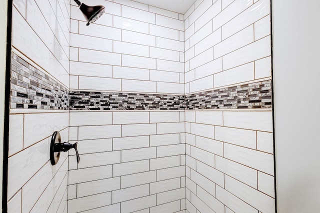 42 Kester Dr, Mount Vernon, OH 43050 - bathroom with tiled shower