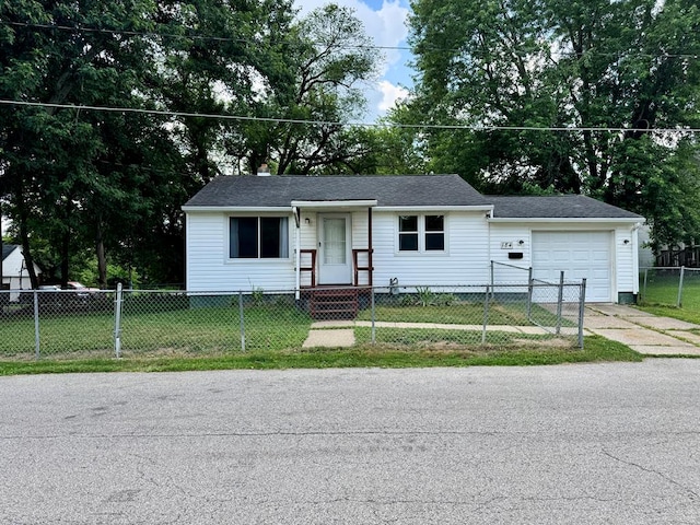 184 Mason St, Mansfield, OH 44902 - view of front of property featuring concrete driveway and a fenced front yard
