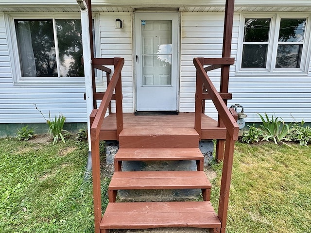 184 Mason St, Mansfield, OH 44902 - entrance to property featuring a yard