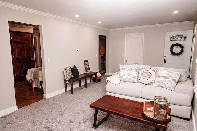 carpeted living room featuring crown molding