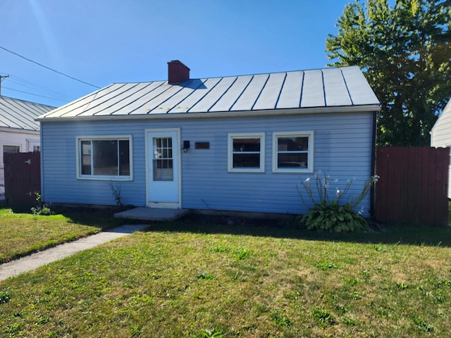 view of front of house with a front yard