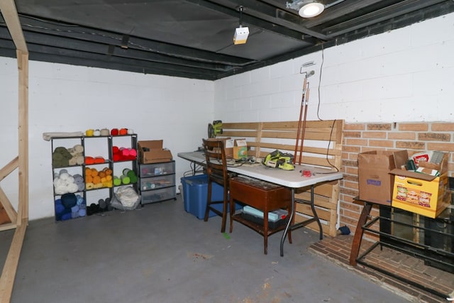 431 Overlook Rd, Mansfield, OH 44903 - unfinished below grade area featuring concrete block wall