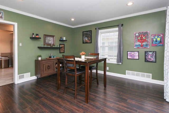 431 Overlook Rd, Mansfield, OH 44903 - dining room featuring crown molding, wood finished floors, and recessed lighting