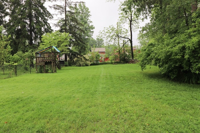 431 Overlook Rd, Mansfield, OH 44903 - view of yard with a playground