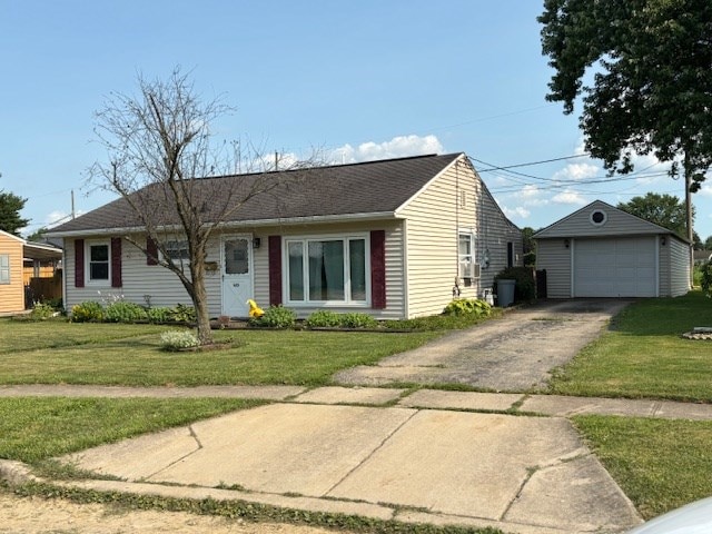 623 Garnet Ct, Bucyrus, OH 44820 - photo 2