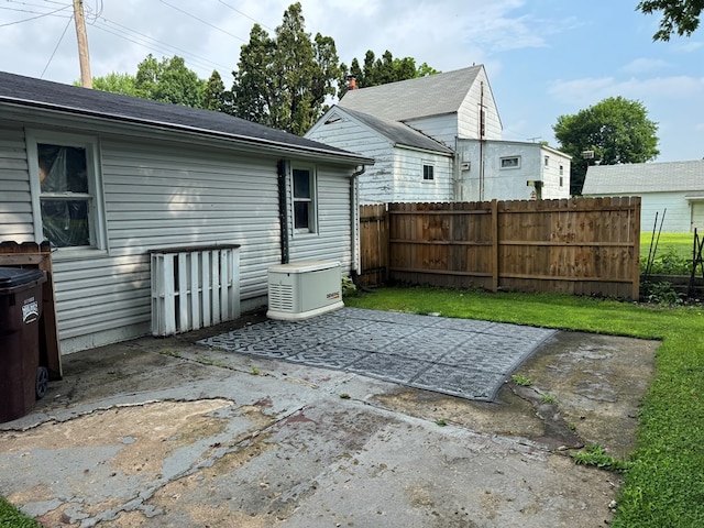 227 S Jefferson St, Loudonville, OH 44842 - back of property with a patio area