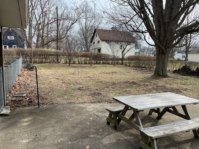 view of yard with a patio area