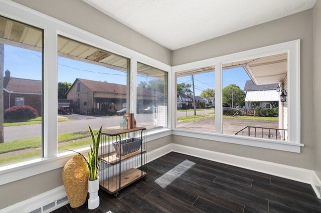 459 Glessner Ave, Mansfield, OH 44903 - sunroom / solarium with baseboards and wood finished floors