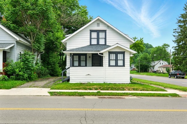 411 Grace St, Mansfield, OH 44902 - view of front of property featuring driveway