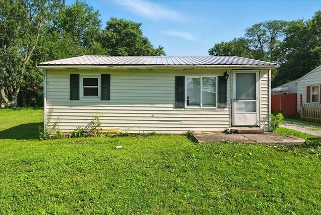 1074 Seminole Ave, Mansfield, OH 44906 - photo 2