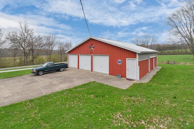 view of detached garage