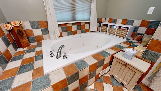 135 W Smiley Ave, Shelby, OH 44875 - bathroom featuring a jetted tub