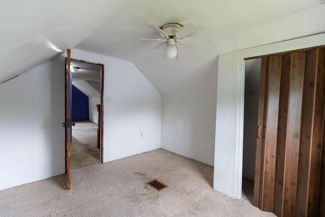 942 Lenox Ave, Mansfield, OH 44906 - bonus room with light colored carpet, vaulted ceiling, and a ceiling fan