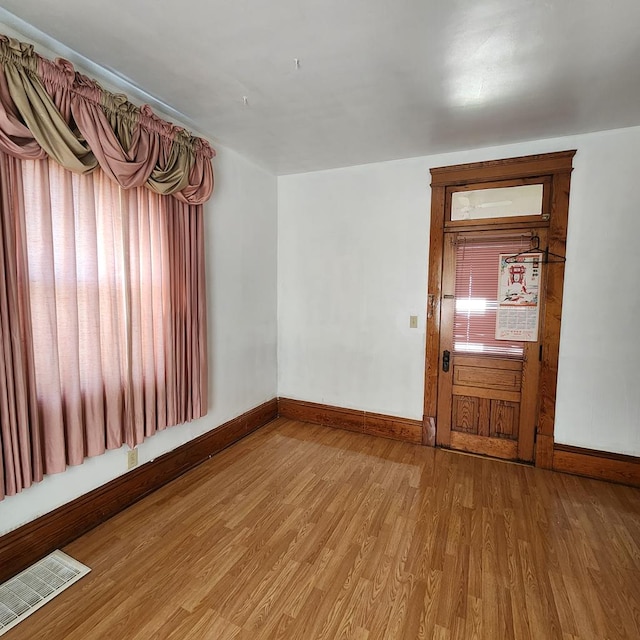 444 Woodlawn Ave, Bucyrus, OH 43351 - photo 2