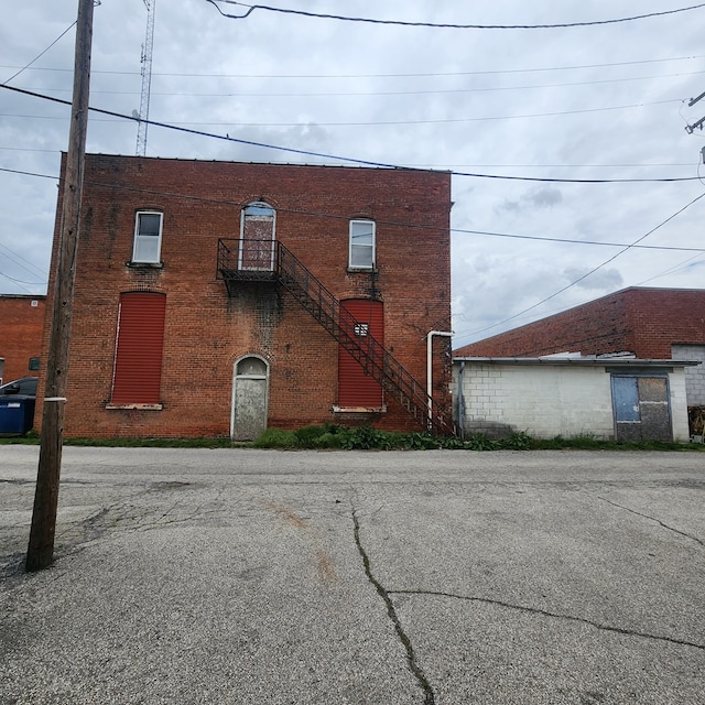 233 E Mansfield St, Bucyrus, OH 44820 - view of building exterior