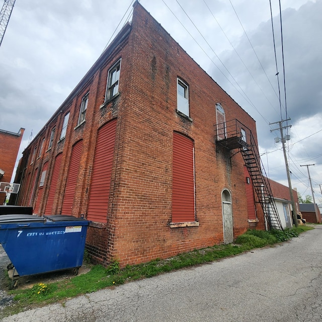 233 E Mansfield St, Bucyrus, OH 44820 - view of property