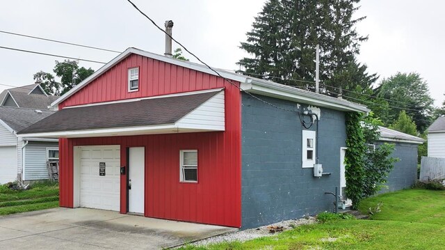 4 Post St, Shelby, OH 44875 - view of outdoor structure featuring concrete driveway
