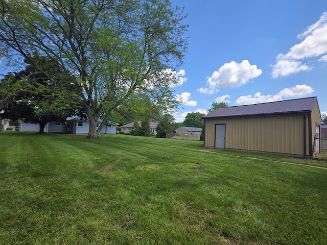 423 Beechwood Dr, Galion, OH 44833 - view of yard with an outbuilding