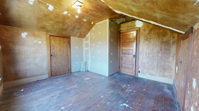 531 Jackson Rd, Galion, OH 44833 - bonus room with hardwood / wood-style floors and lofted ceiling