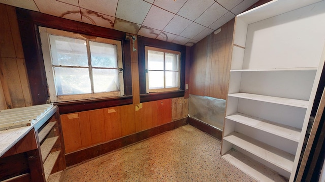 531 Jackson Rd, Galion, OH 44833 - detailed view of wooden walls