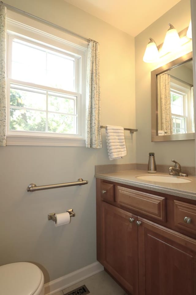 10411 River Rd, Huron, OH 44839 - bathroom featuring vanity