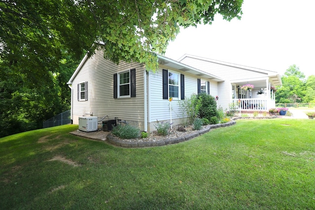 10411 River Rd, Huron, OH 44839 - view of side of property with covered porch