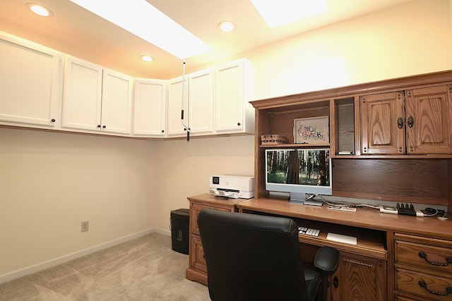 10411 River Rd, Huron, OH 44839 - office area with light colored carpet and recessed lighting