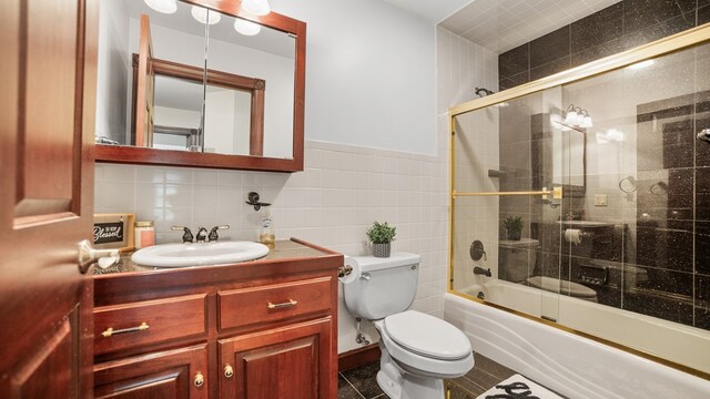1439 Township Rd Unit 1238, Ashland, OH 44805 - full bath with toilet, vanity, enclosed tub / shower combo, and tile walls