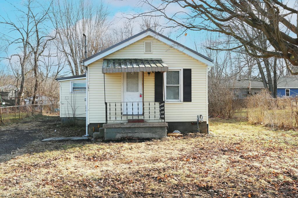 593 Dean Rd, Mansfield, OH 44906 - photo 1