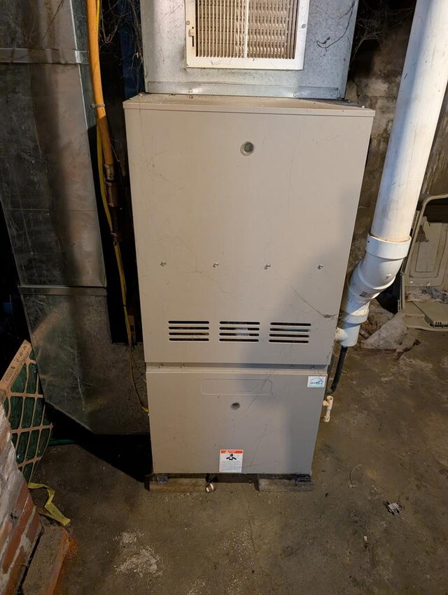 67 S Gamble St, Shelby, OH 44875 - utilities with heating unit