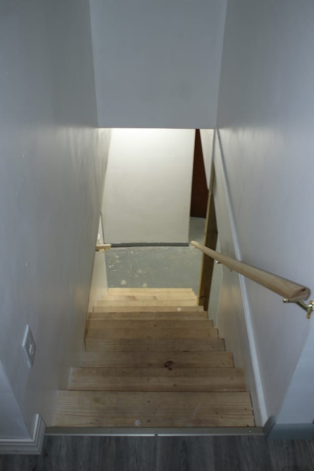1192 Burger Ave, Mansfield, OH 44906 - view of staircase
