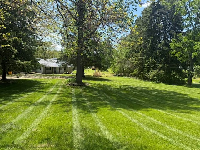 114 Avalon Rd, Mount Vernon, OH 43050 - view of grassy yard