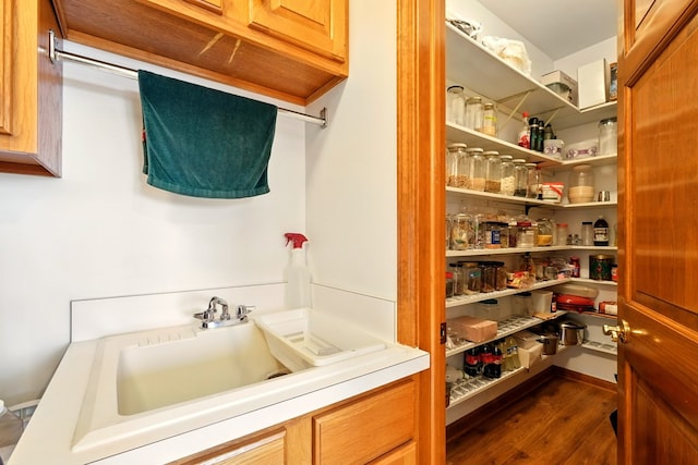 1515 Oak Run Ct, Mansfield, OH 44906 - storage area featuring a sink