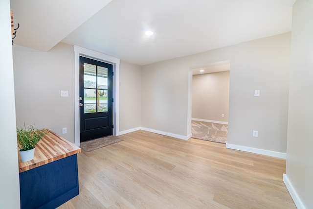 7331 State Route 314, Bellville, OH 44813 - foyer entrance with light wood-style flooring and baseboards