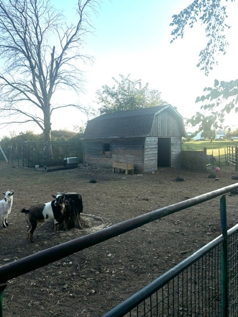 exterior space featuring a rural view