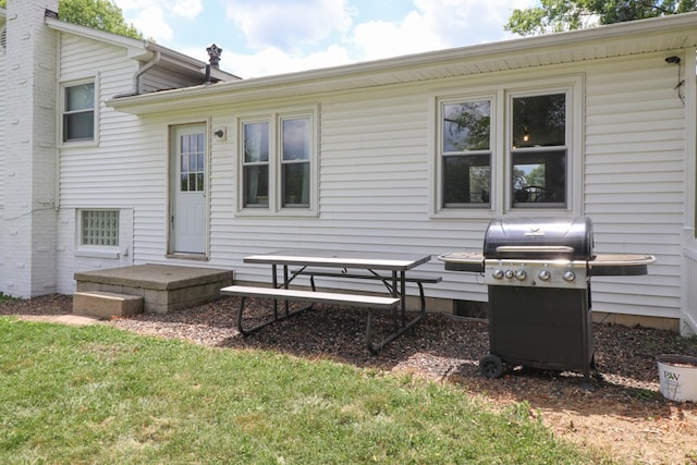 468 Clearview Rd, Mansfield, OH 44907 - back of house with a lawn