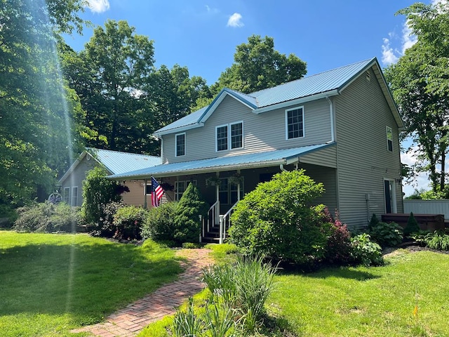 view of front of house featuring a front yard