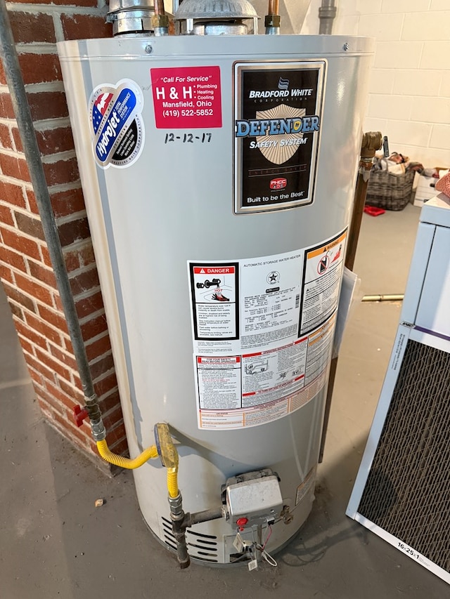 538 Broadview Ave, Mansfield, OH 44903 - utility room featuring water heater
