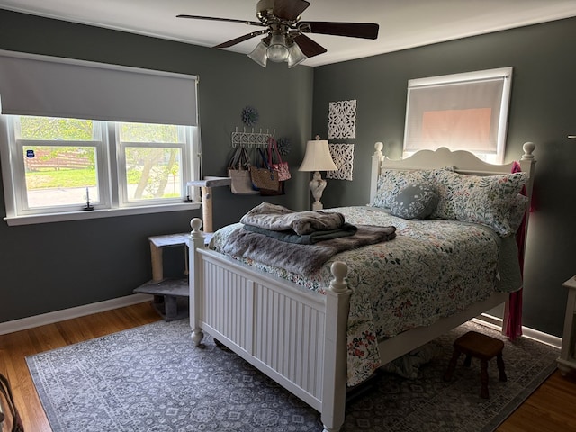 538 Broadview Ave, Mansfield, OH 44903 - bedroom featuring wood finished floors, baseboards, and a ceiling fan