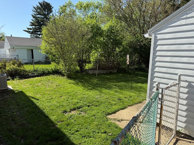 538 Broadview Ave, Mansfield, OH 44903 - view of yard featuring central air condition unit