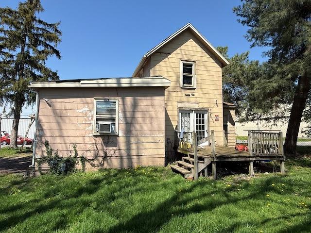 1015 N Cole St, Lima, OH 44805 - back of property with a lawn and a deck