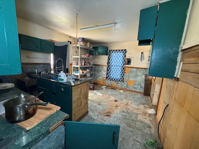 1015 N Cole St, Lima, OH 44805 - kitchen with dark countertops