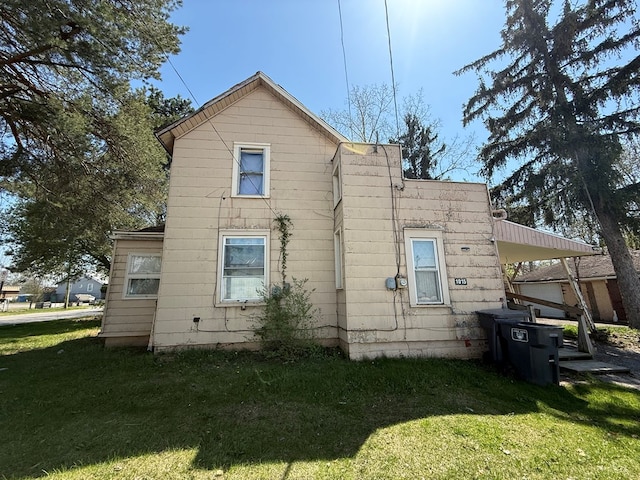 1015 N Cole St, Lima, OH 44805 - view of home's exterior with a yard