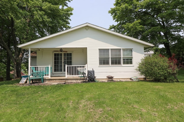 1321 W Hanley Rd, Mansfield, OH 44904 - view of front of property with a porch, a front lawn, and ceiling fan