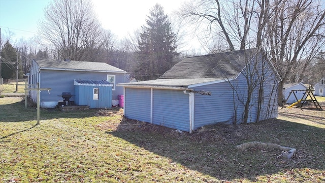 view of outbuilding with an outbuilding